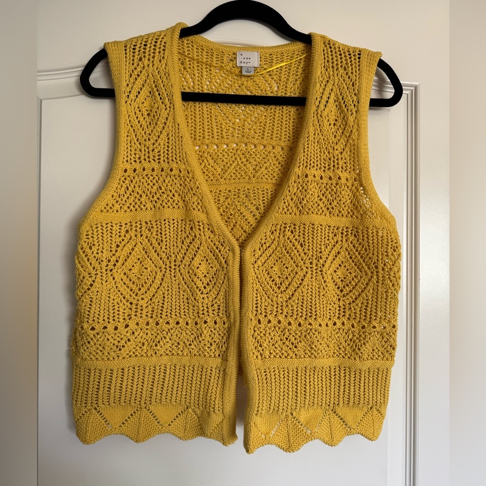 a new day Mustard Knit Sweater Vest Sz L